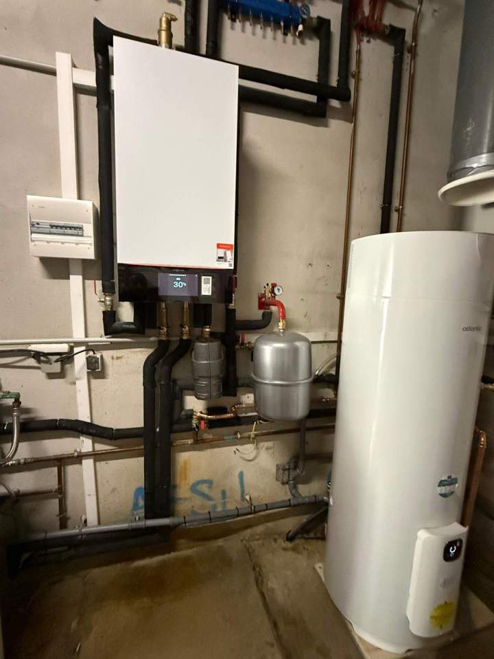 Mise en Place d'une PAC AirEau Viessmann, Hegenheim, France